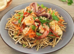 Gỏi Khoai Môn Hải Sản